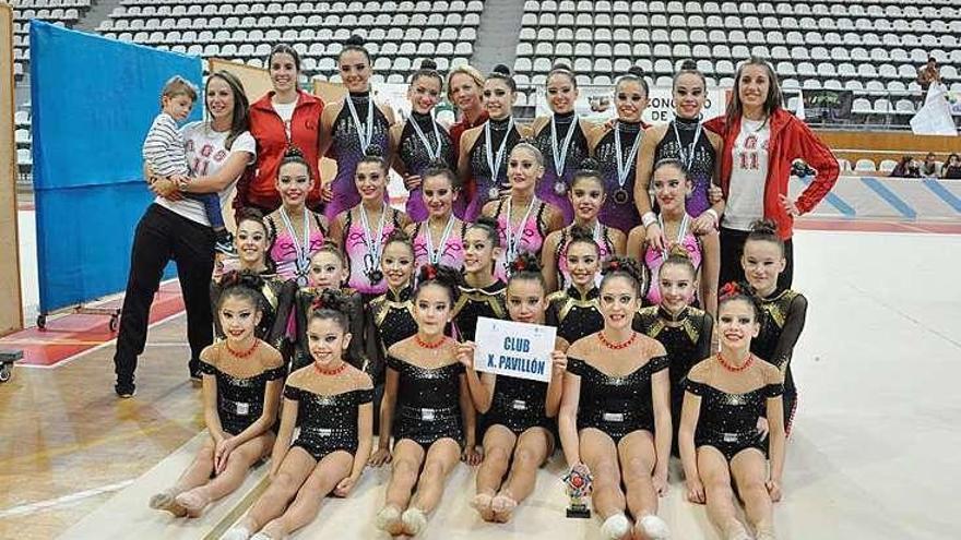 Las gimnastas y técnicos pabellonistas, en As Travesas.