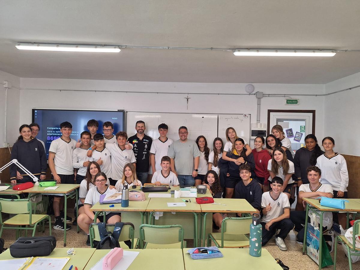 Vingut, con los alumnos del CC Can Bonet.