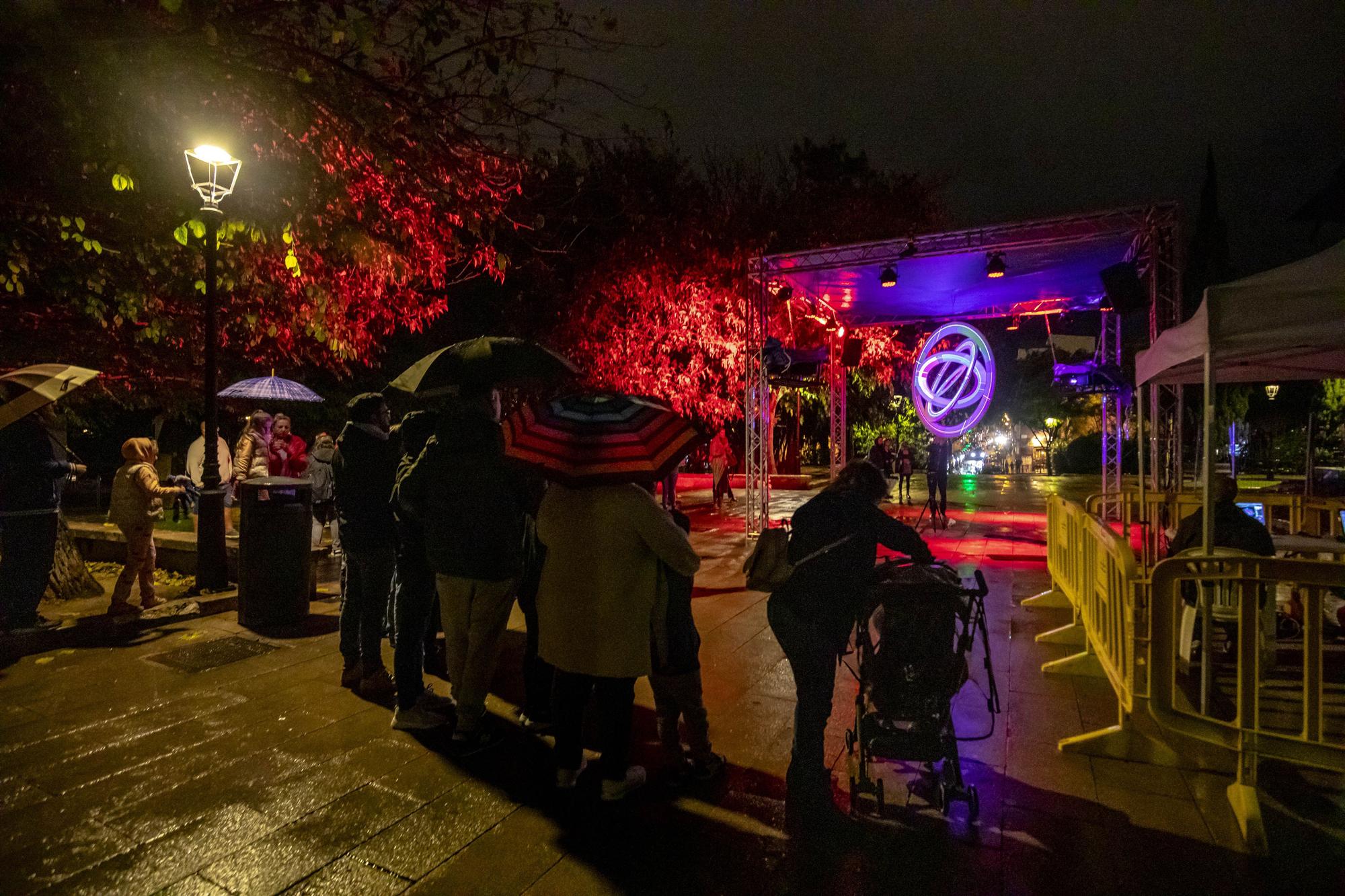 La lluvia frustra los espectáculos de luces de Navidad en Palma