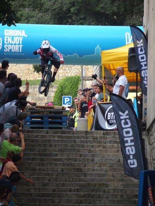 Un moment de l''Urban Downhill Show a la Pujada Sant Domènec