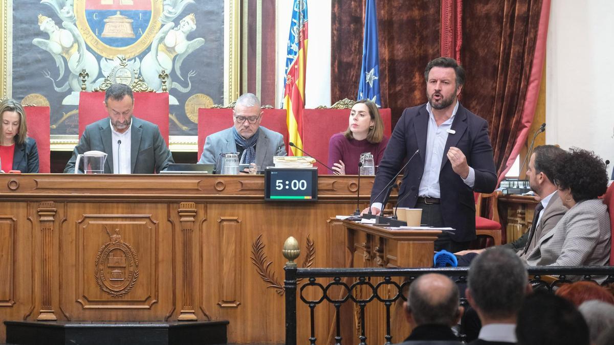 Pablo Ruz interviene en uno de los últimos plenos de Elche
