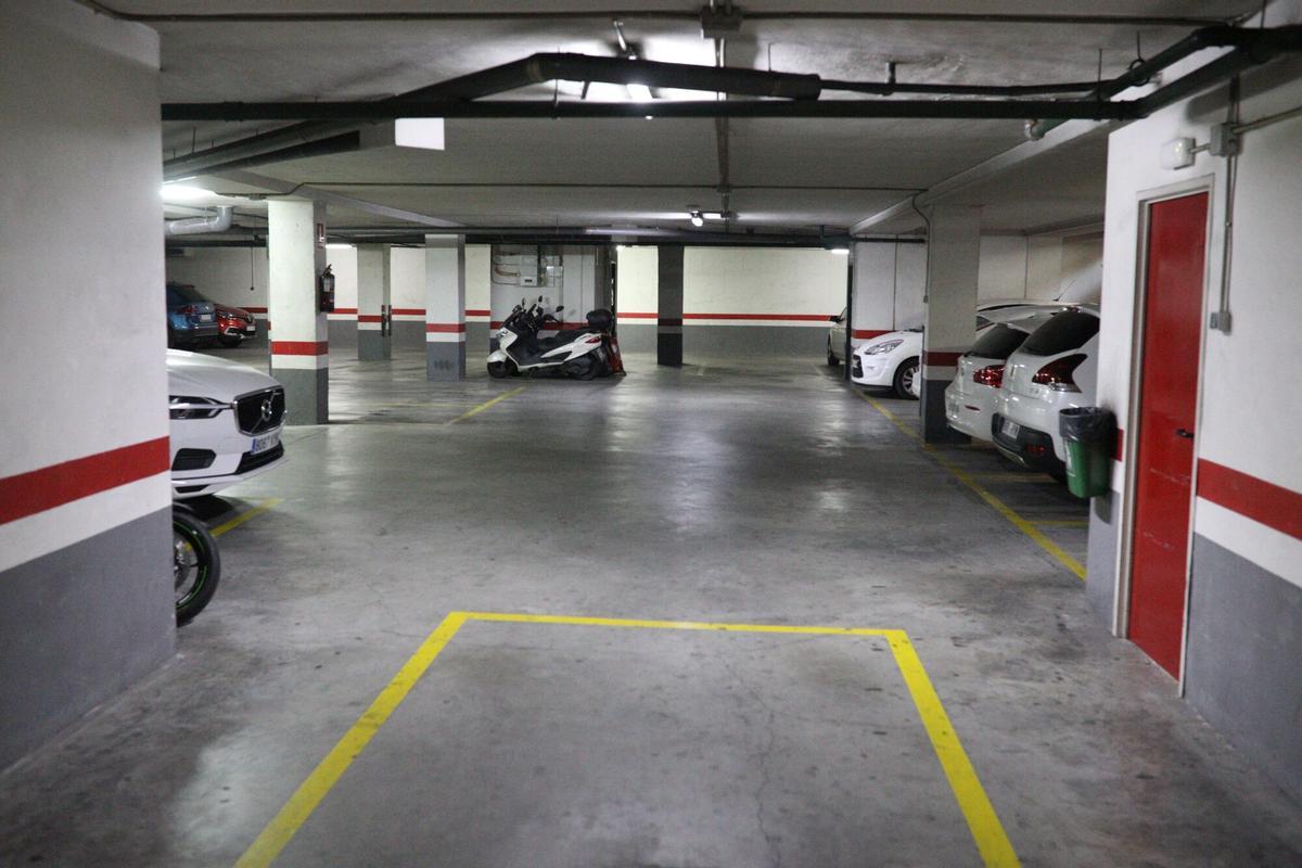 19/07/2019 - CASTELLÓN - ZONA AVENIDA VALENCIA - ALQUILERES Y VENTAS DE GARAJES - FOTO; FERNANDO GIMENO