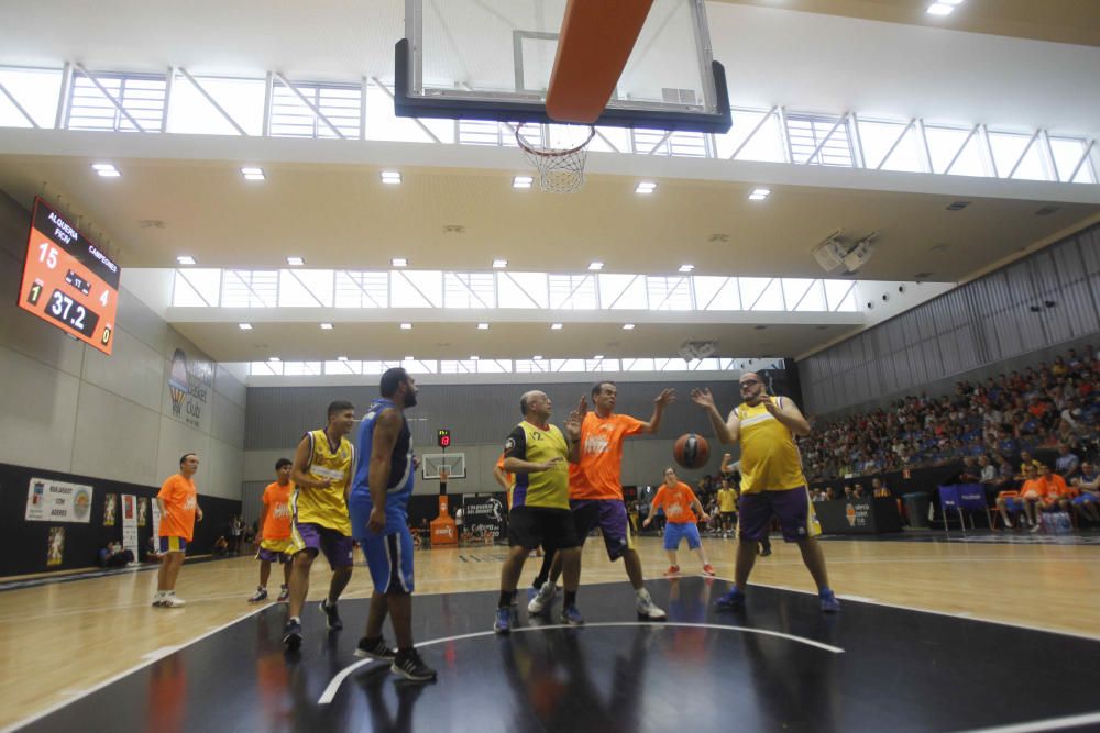 Partido entre los actores de 'Campeones' y el equipo de Burjassot que inspiró la película