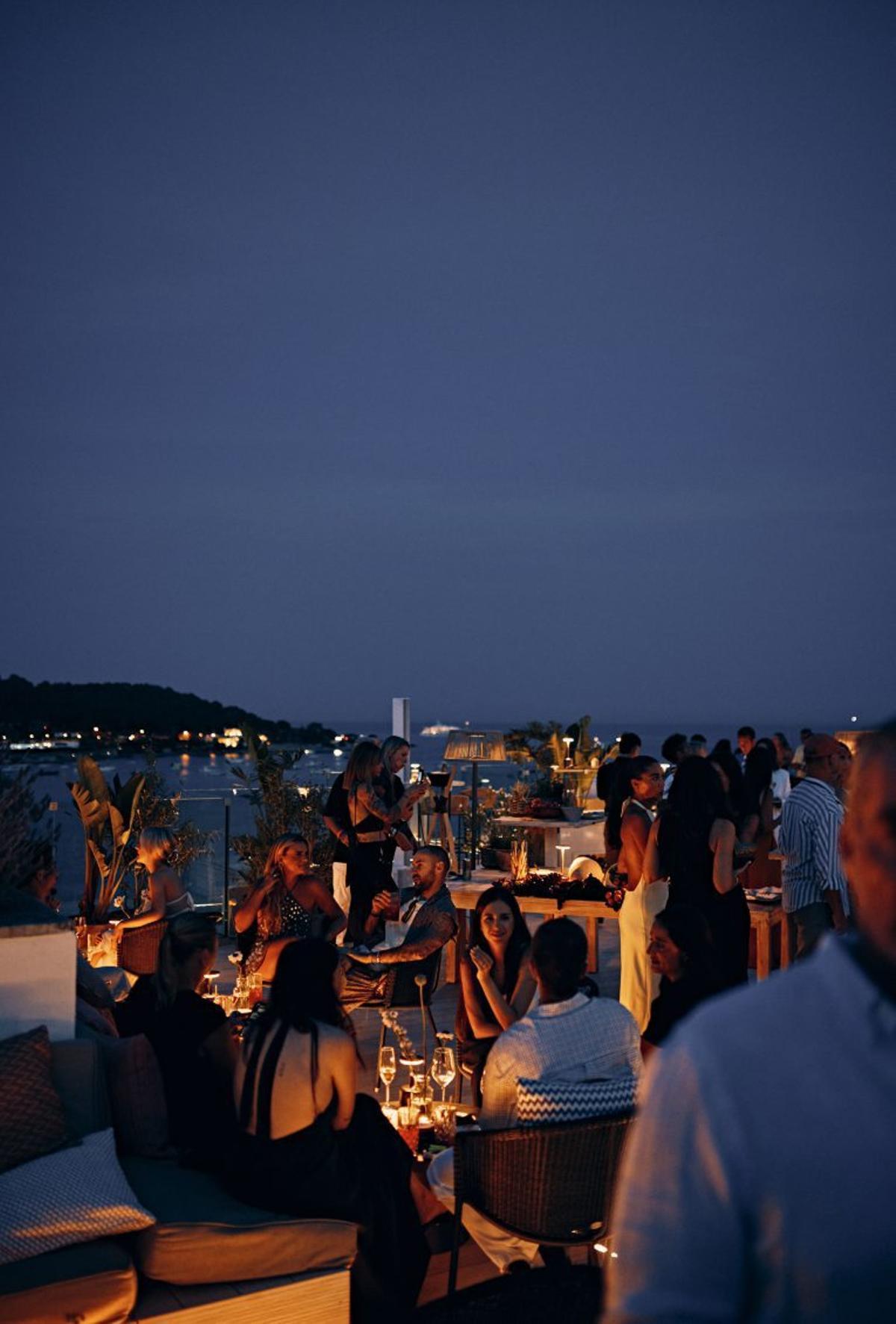 The Rooftop es ideal para para disfrutar de cócteles y aperitivos.