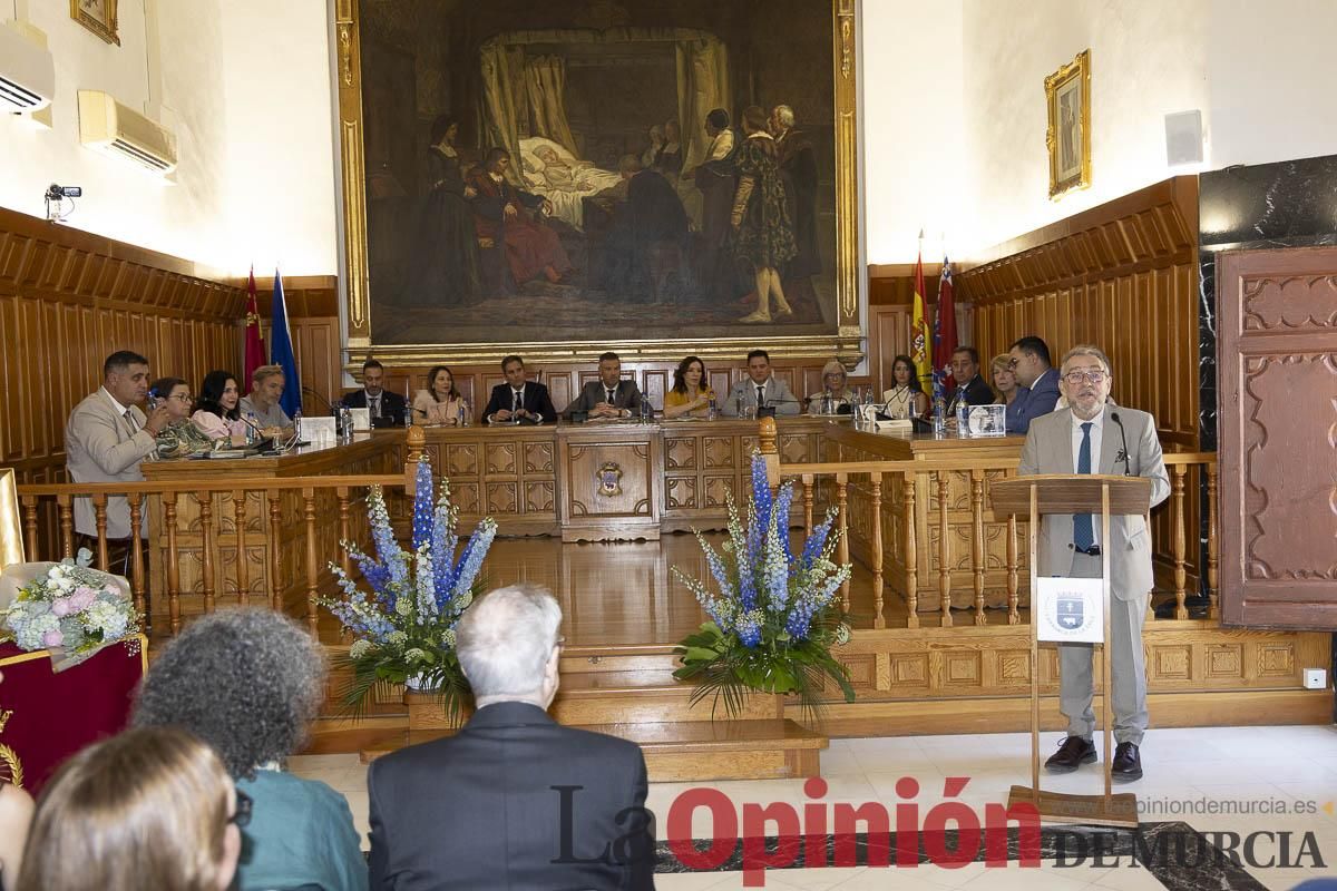 Así se ha vivido el emocionante acto del nombramiento de 'Hijo Predilecto' de Caravaca al doctor Juan Manuel Laborda