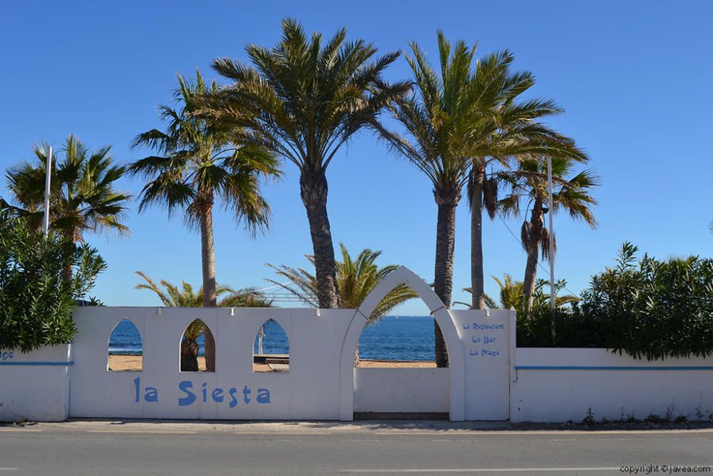 Así era y así se encuentra el local de playa de moda en Xàbia