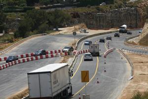 Imagen de archivo de obras en una carretera en Tarragona. 