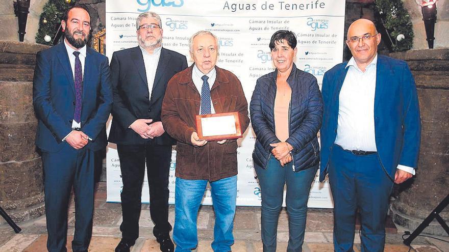 La Cámara de Aguas rinde homenaje a su cofundador, Felipe González