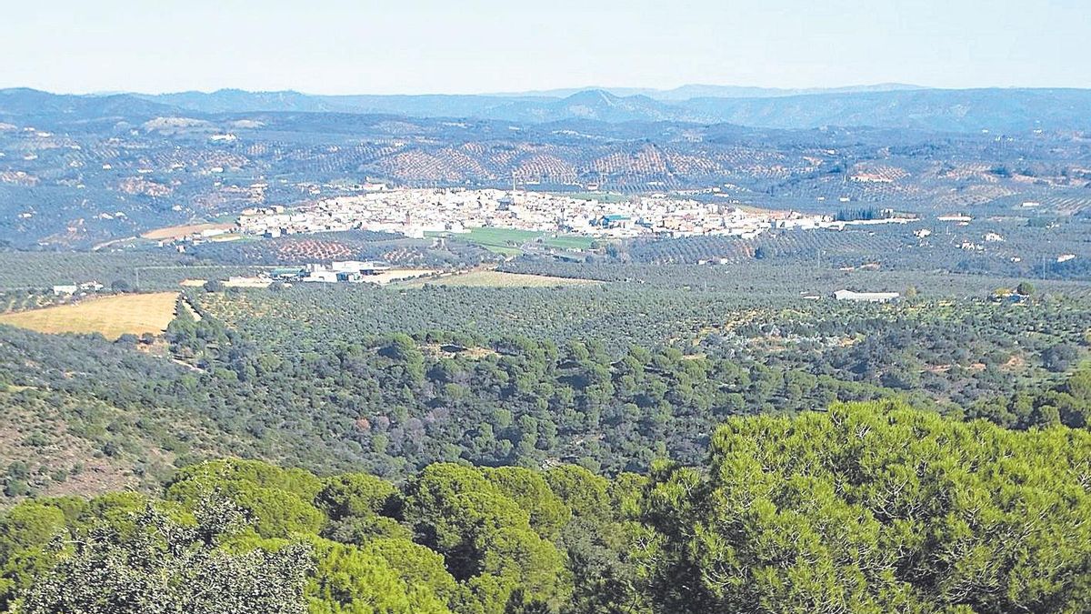 El municipio de Adamuz visto desde la Sierrezuela.