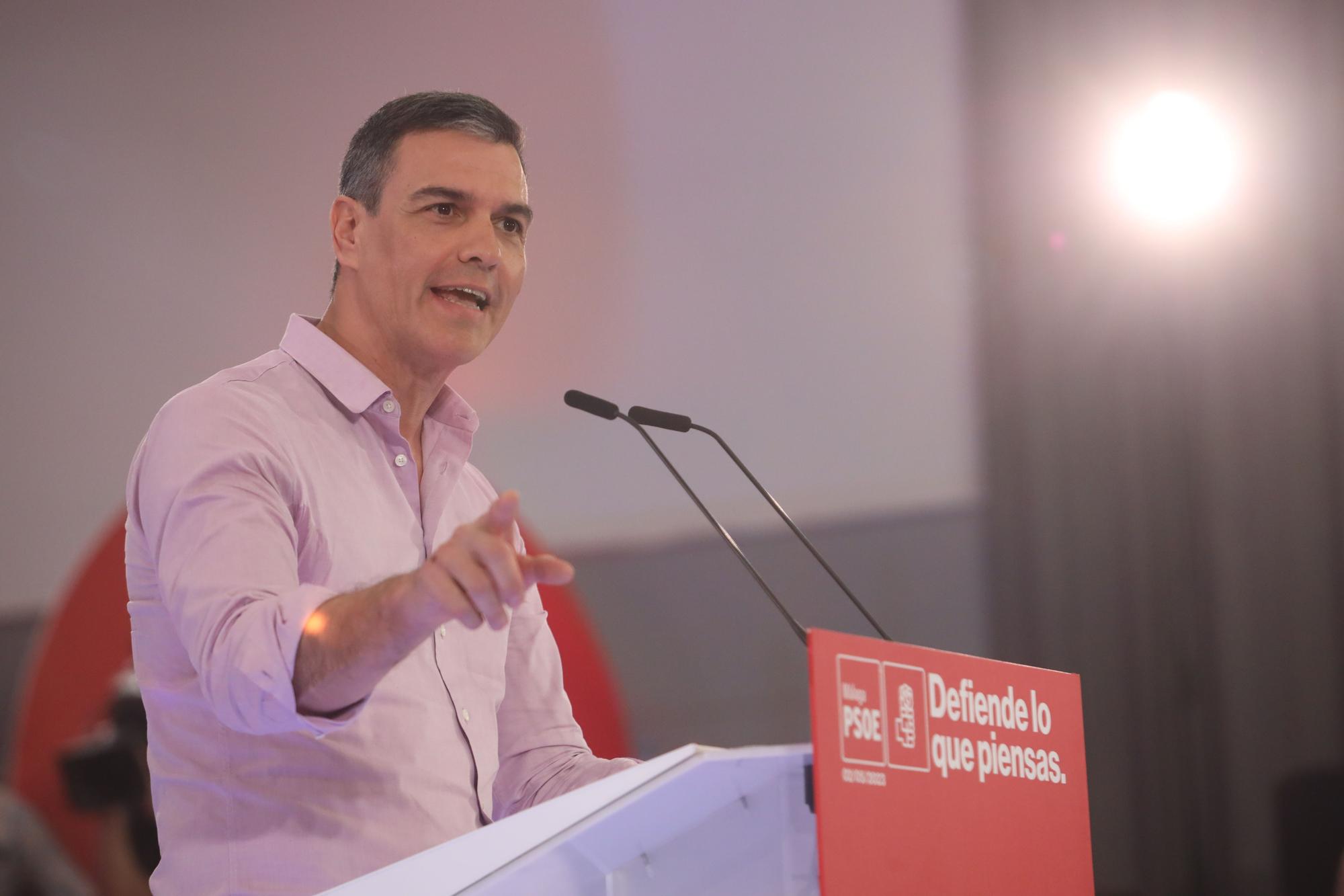 Pedro Sánchez celebra con Dani Pérez el 'cumpleaños' del PSOE en Málaga