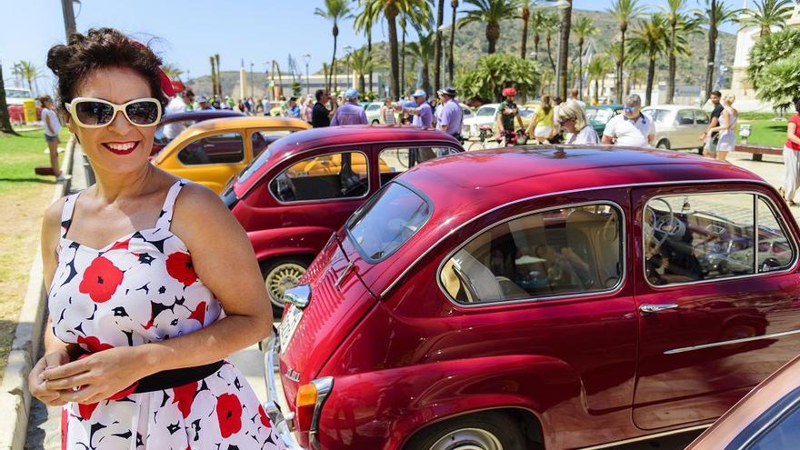 Concentración del club de coches Seat 600 en Cartagena