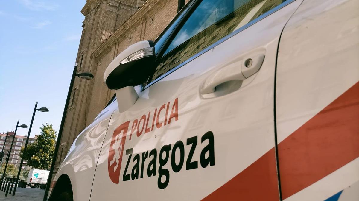 Vehículo de la Policía Local de Zaragoza.