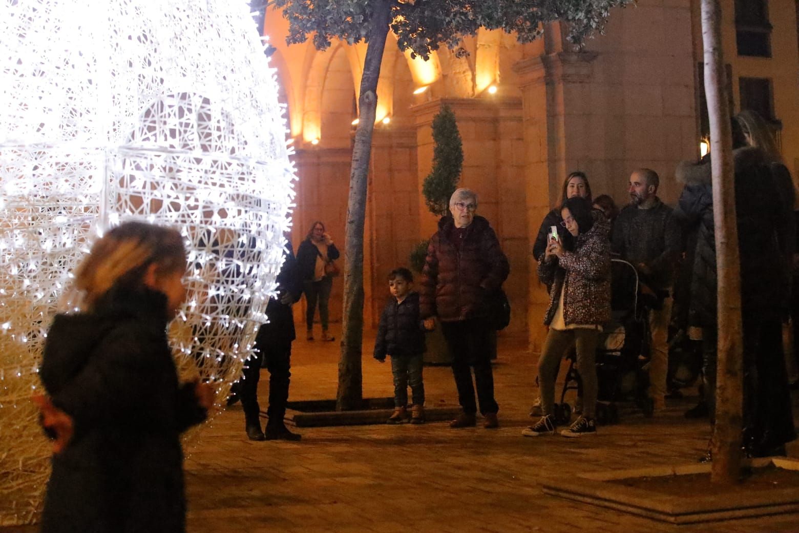 Luces para una Navidad mágica en Castelló