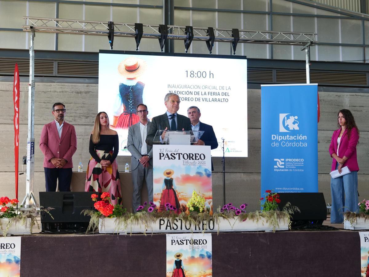 El presidente de la Diputación, Salvador Fuentes, durante su intervención en la Feria del Pastoreo de Villaralto.