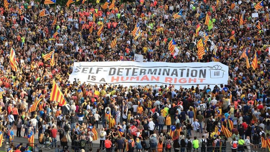 Miles de personas marchan en Barcelona para reivindicar el &quot;mandato&quot; del 1-O