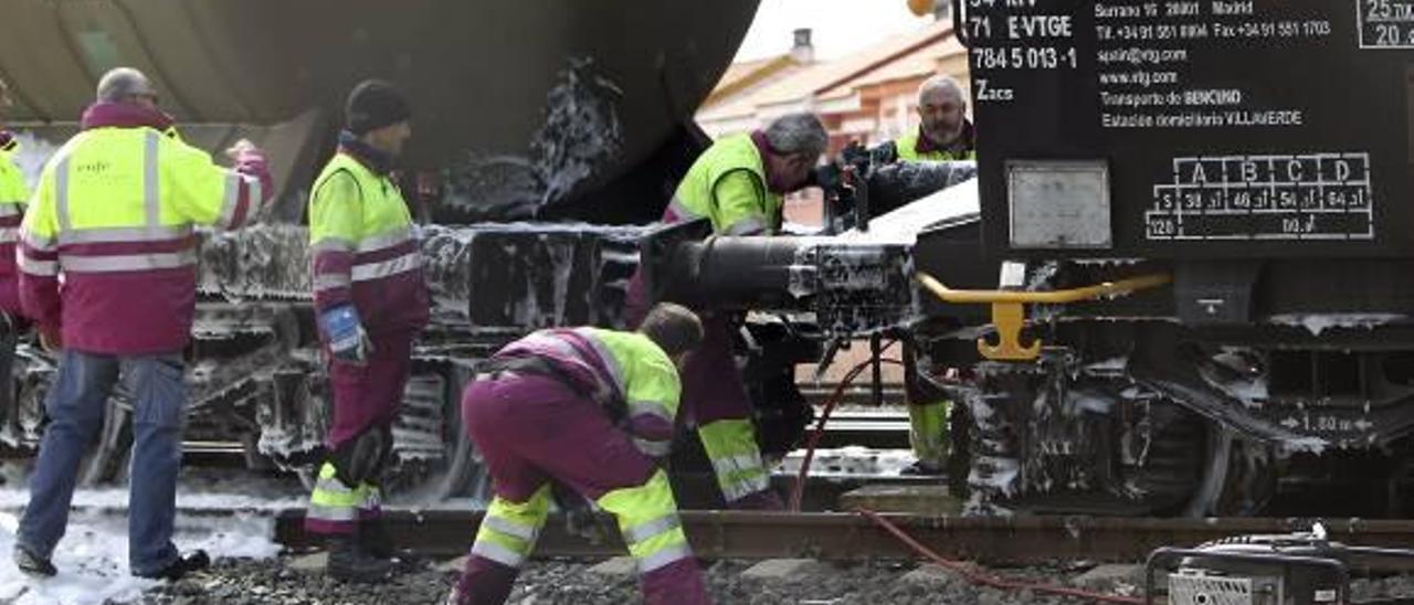El accidente de un tren en Alcázar de Juan bloquea 11 la hacia Valencia - Levante-EMV