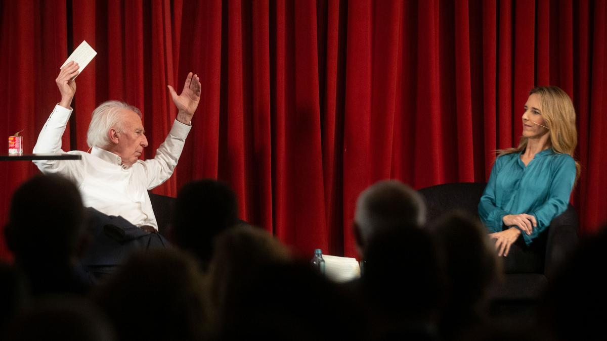 El director teatral Albert Boadella y la diputada del PP Cayetana Álvarez de Toledo en la presentación del libro ‘Políticamente indeseable’