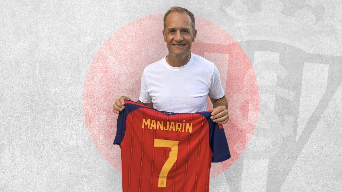 Javier Manjarín, con la camiseta de España.