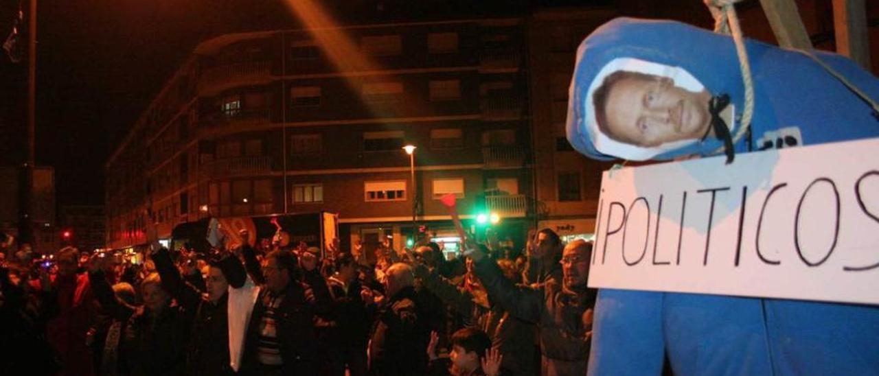 Manifestación contra la zona azul en Lugones el 7 de febrero de 2014.
