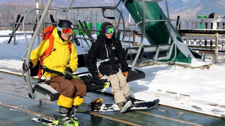 Masella estrena la temporada d&#039;esquí amb una pista oberta i dos remuntadors funcionant