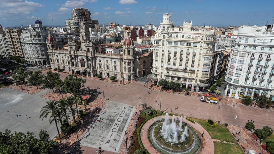 Así luce ya la plaza del Ayuntamiento tras la peatonalizacion