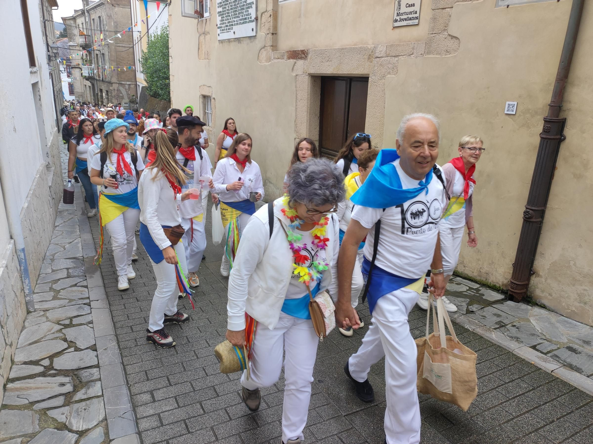 En imágenes: Así fue la salida de los romeros para celebrar la jira que cierra Las Telayas