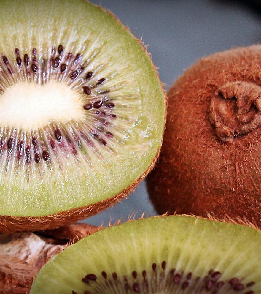 Estas son las tres enfermedades que se combaten comiendo kiwi