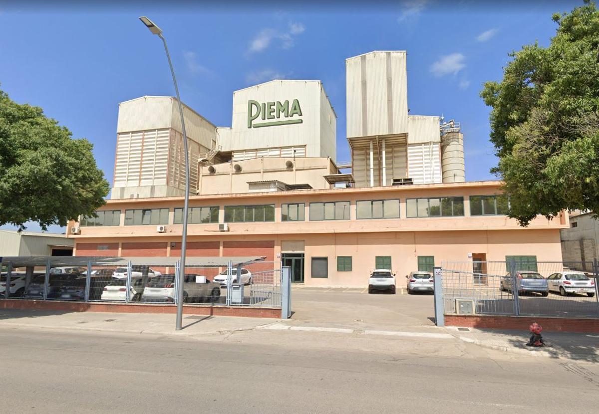 Imagen de la fábrica de piensos Piema, ubicada en el polígono de Son Castelló de Palma.