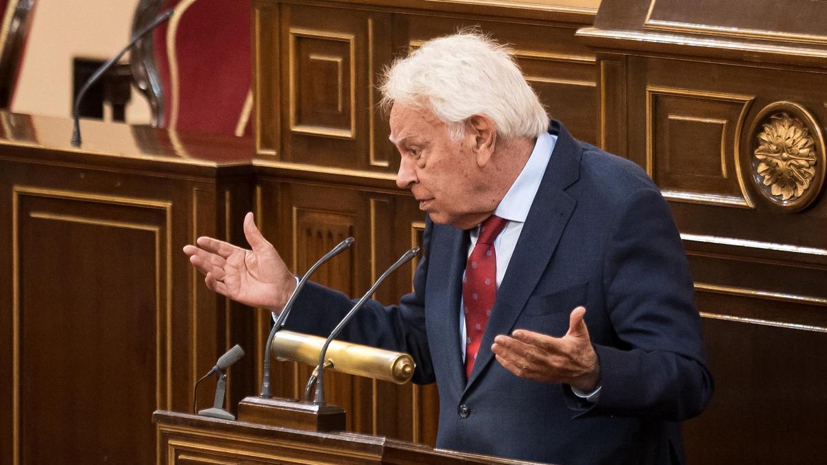 Felipe González habla claro sobre el papel determinante del rey Juan Carlos I en el 23F