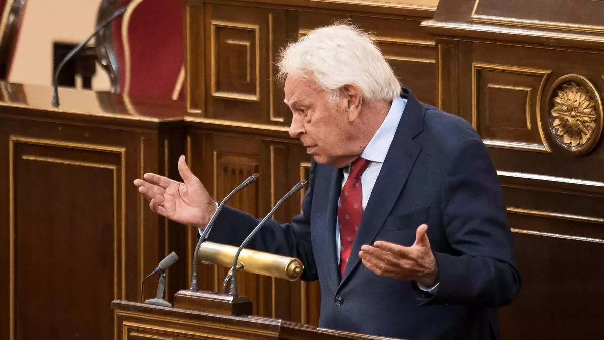 Felipe González habla claro sobre el papel determinante del rey Juan Carlos I en el 23F