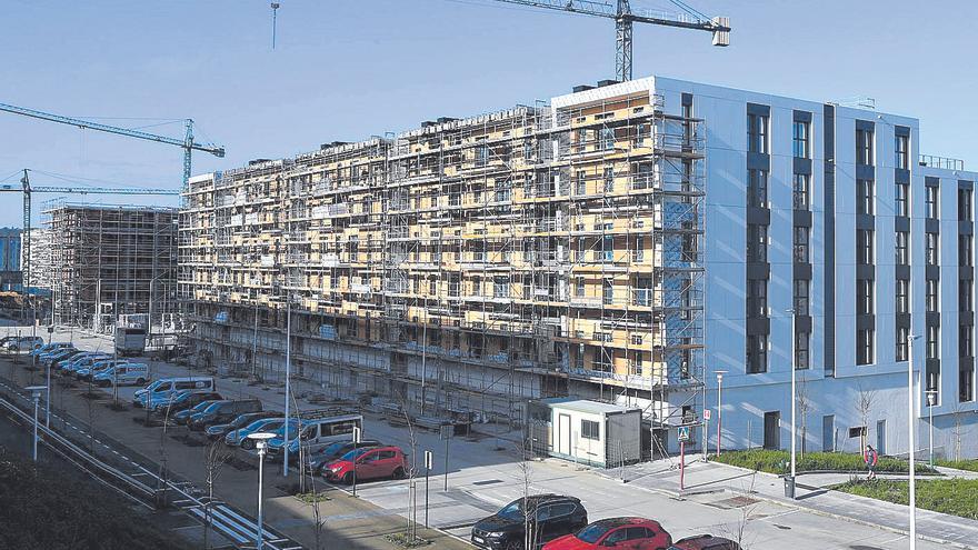 La radiografía de los arquitectos técnicos: 2024 empieza con caída de vivienda nueva y de expedientes de obras en A Coruña
