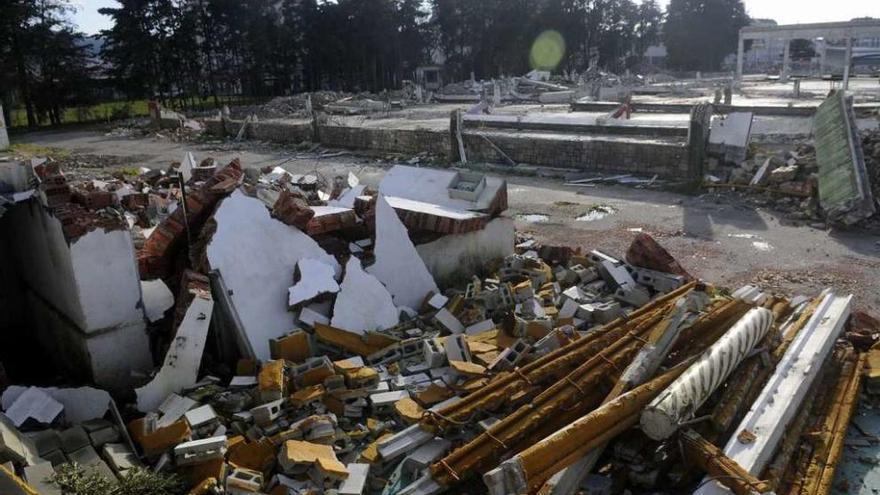 Los terrenos de la antigua fábrica de Megasa donde se pretende instalar un área comercial. // Noé Parga