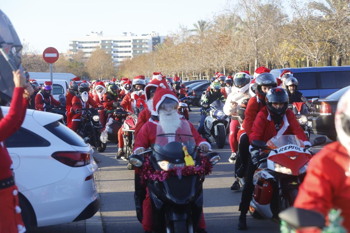 'Papanoelada' motera solidaria en València