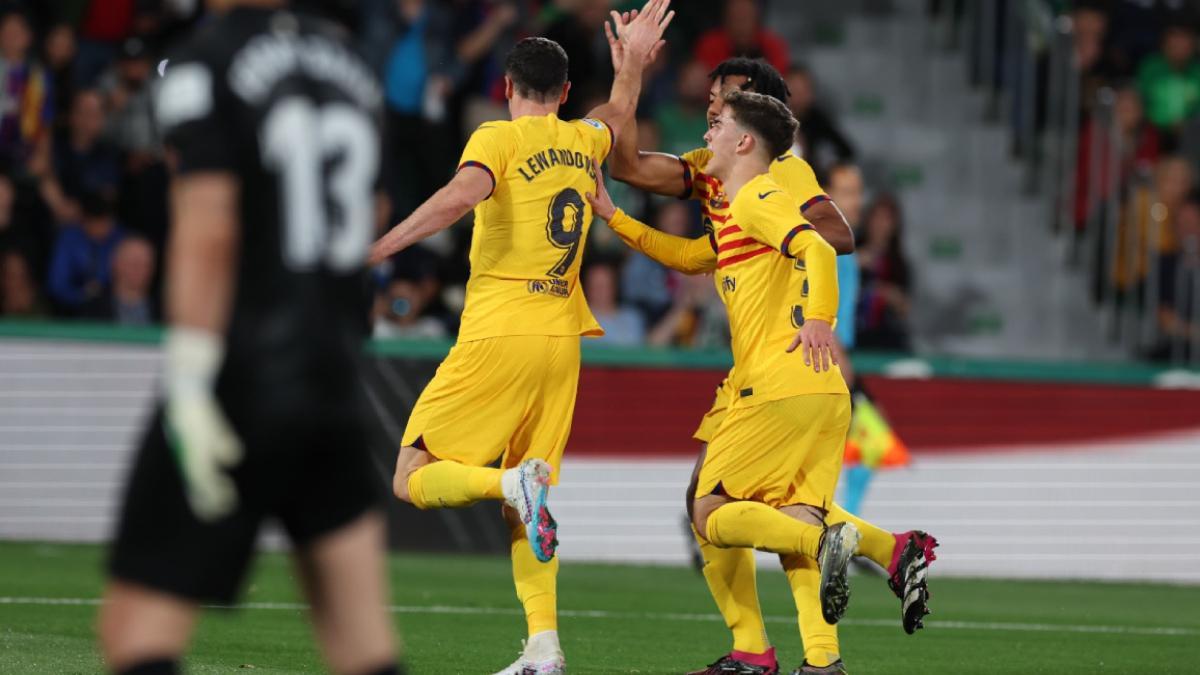 Elche - FC Barcelona | El primer gol de Lewandowski