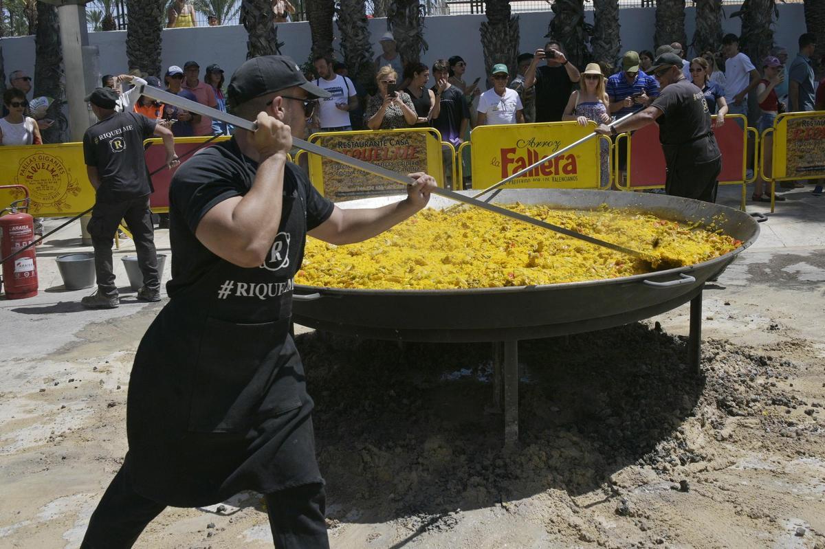 Fiesta del arroz con costra en Elche