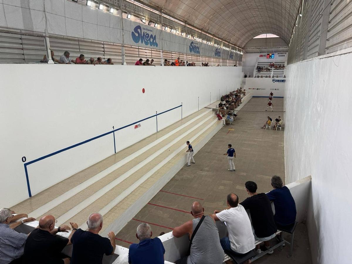 Partida de pilota en un trinquet de Sueca, en una imagen de archivo.