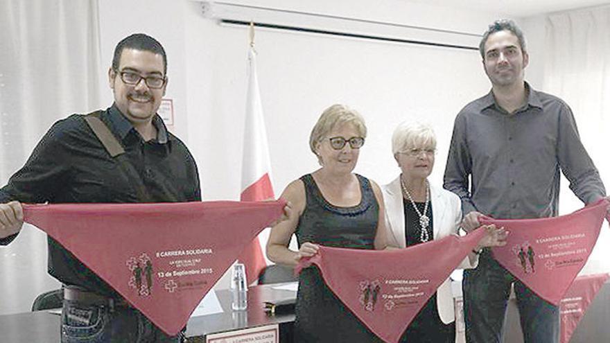 Participantes en el acto de presentación de la carrera.