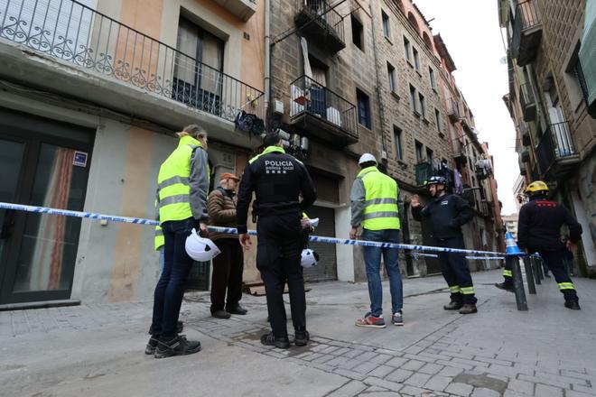 El dia després de l'incendi d'un habitatge del carrer Santa Llúcia de Manresa