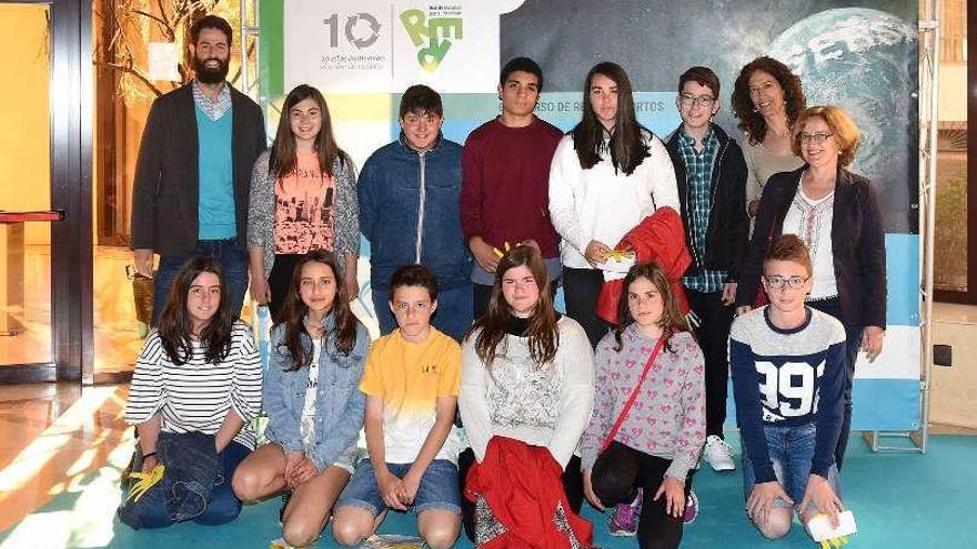 Premio a los alumnos del IES de Luces por un relato sobre reciclaje