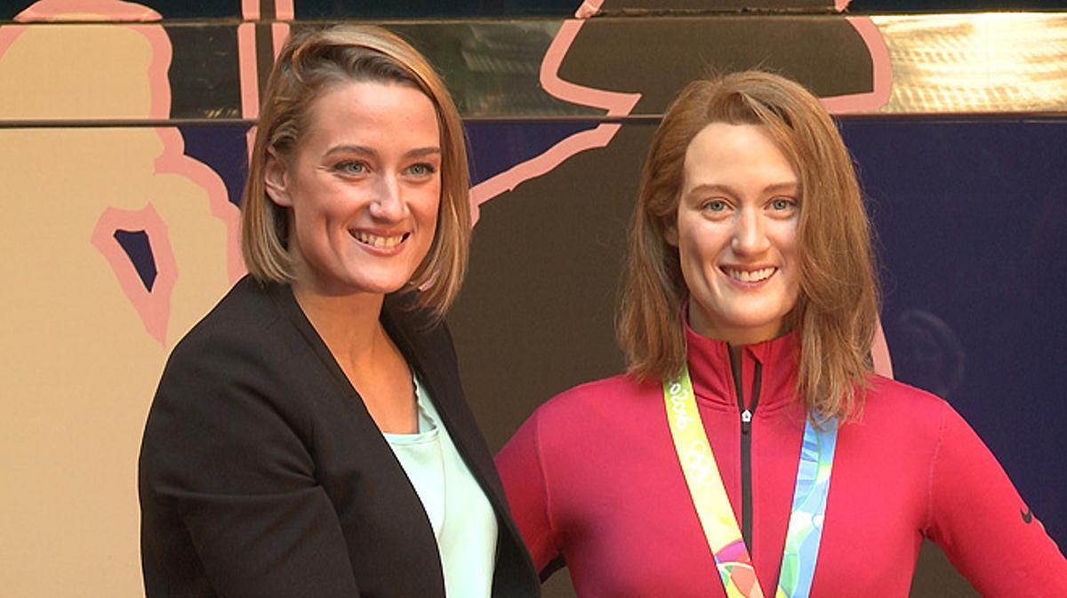 Mireia Belmonte inaugura la seva figura al Museu de Cera.