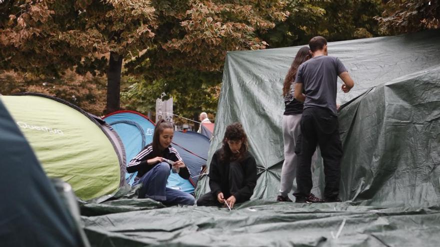 Chueca pide al delegado del Gobierno que desaloje la acampada por la vivienda de Zaragoza: "Es un ataque al orden público"
