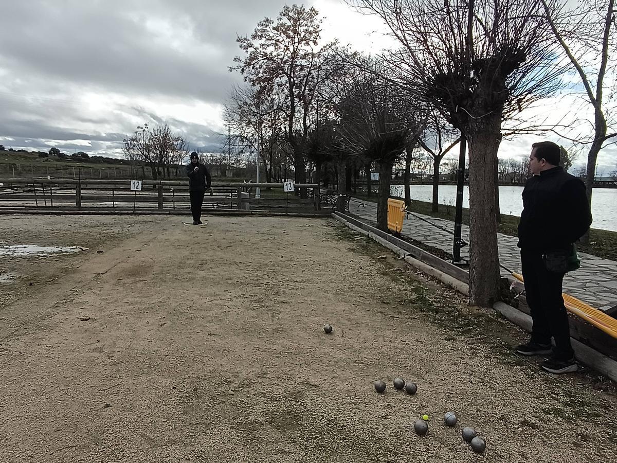Participantes en la jornada en la pista "Los Patos" del Parque de San Lázaro