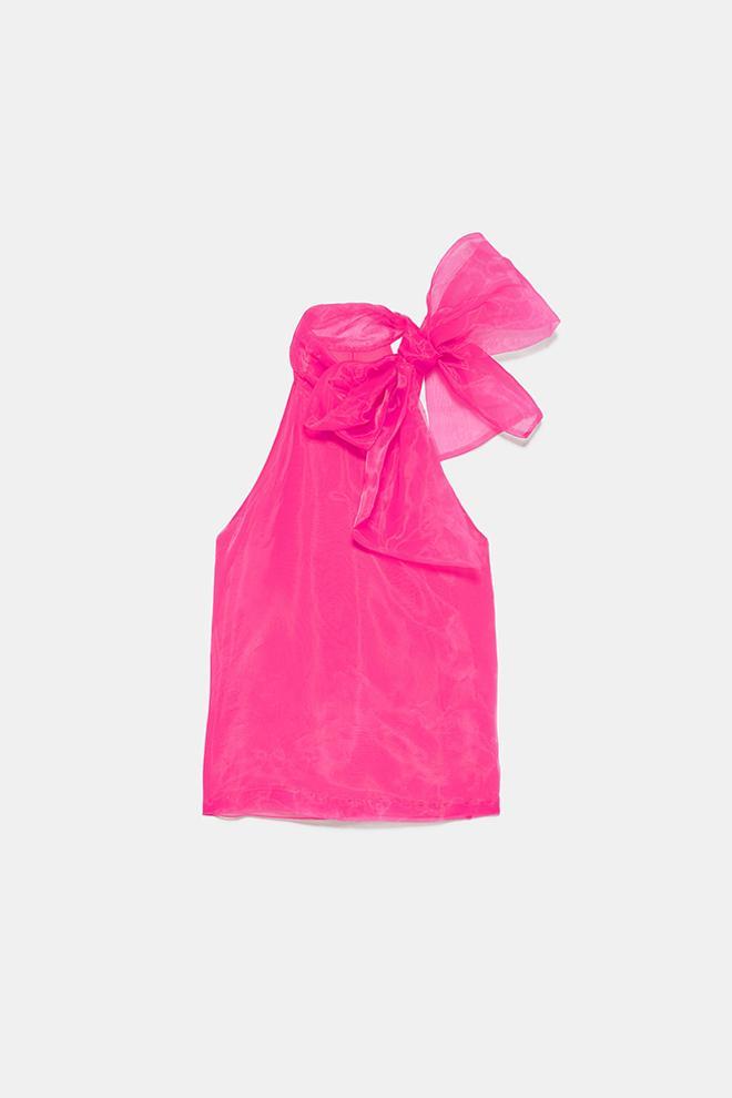 Blusa de organza fucsia con lazada al cuello, de Zara