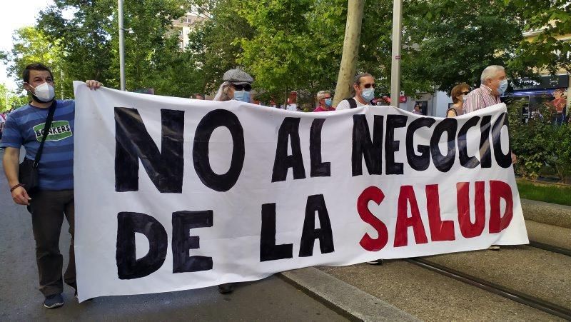 Manifestación en contra del hospital privado