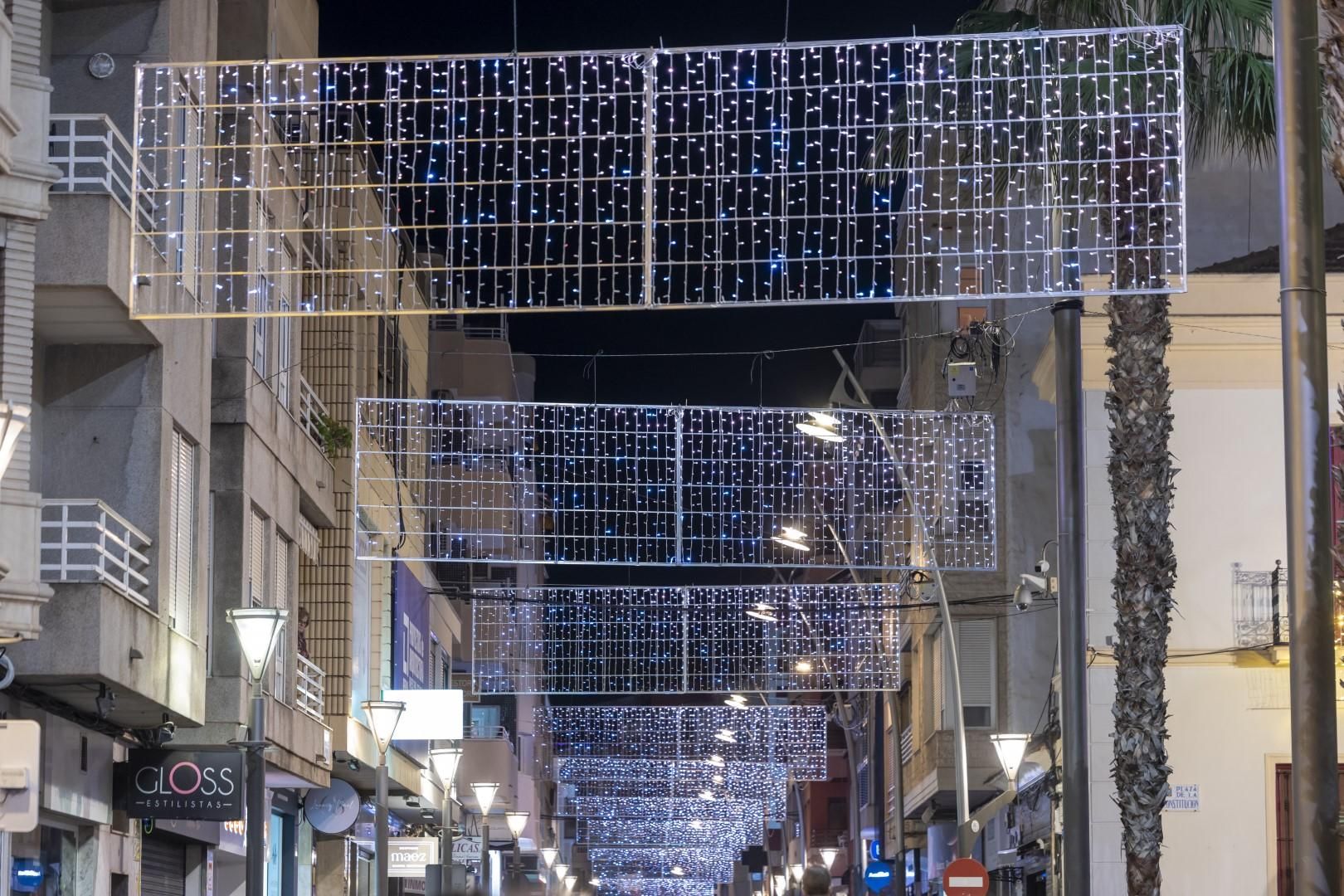 La fiesta de encendido del alumbrado especial de fiestas patronales y Navidad de Torrevieja, en imágenes