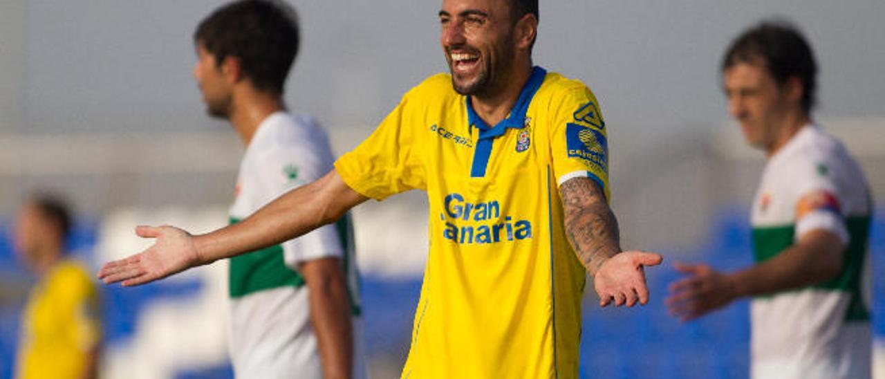 Jerónimo Figueroa &#039;Momo&#039;, en el duelo ante el Elche en el Pinatar Arena.