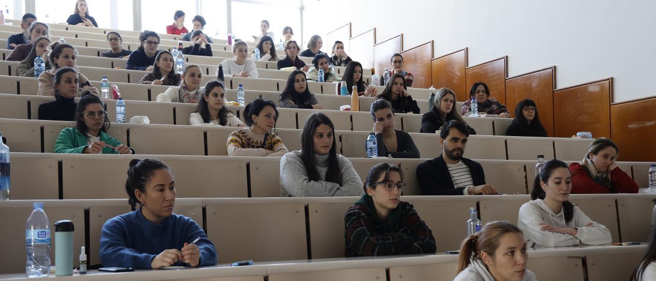 Un examen de MIR en Vigo.