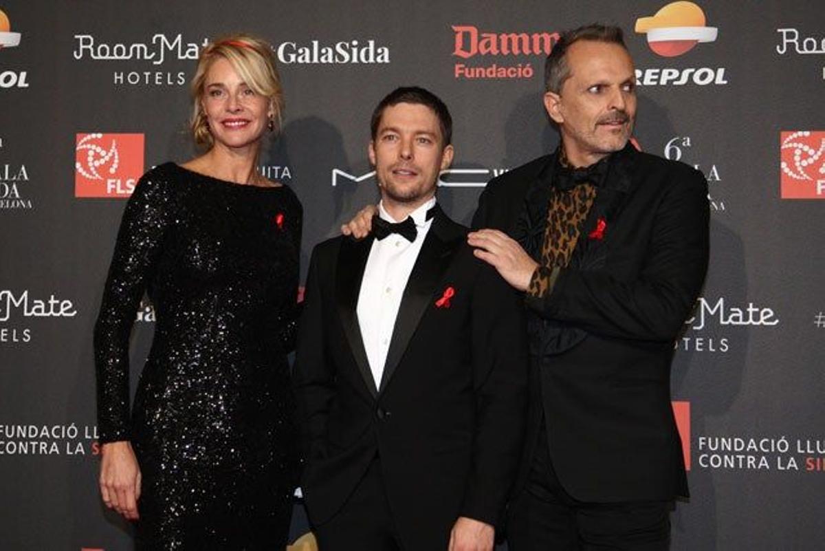 Belén Rueda, Jan Cornet y Miguel Bosé, en la gala la Lucha contra el SIDA 2015.