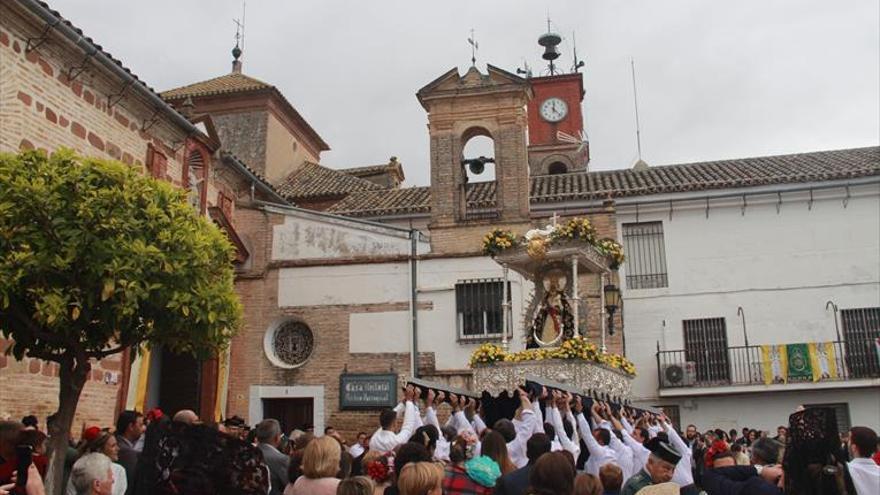 El tiempo respeta la procesión de La Morenita en plena Cuaresma