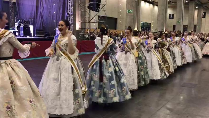 La coreografía de la fallera mayor y corte en la Gala Fallera 2019